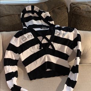 Cropped v neck striped vintage Bebe sweater